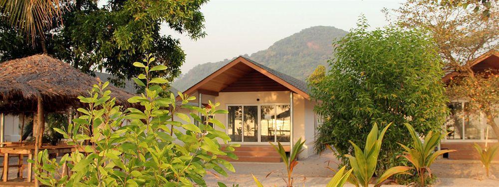 The Place Resort At Tokeh Beach Freetown Eksteriør billede