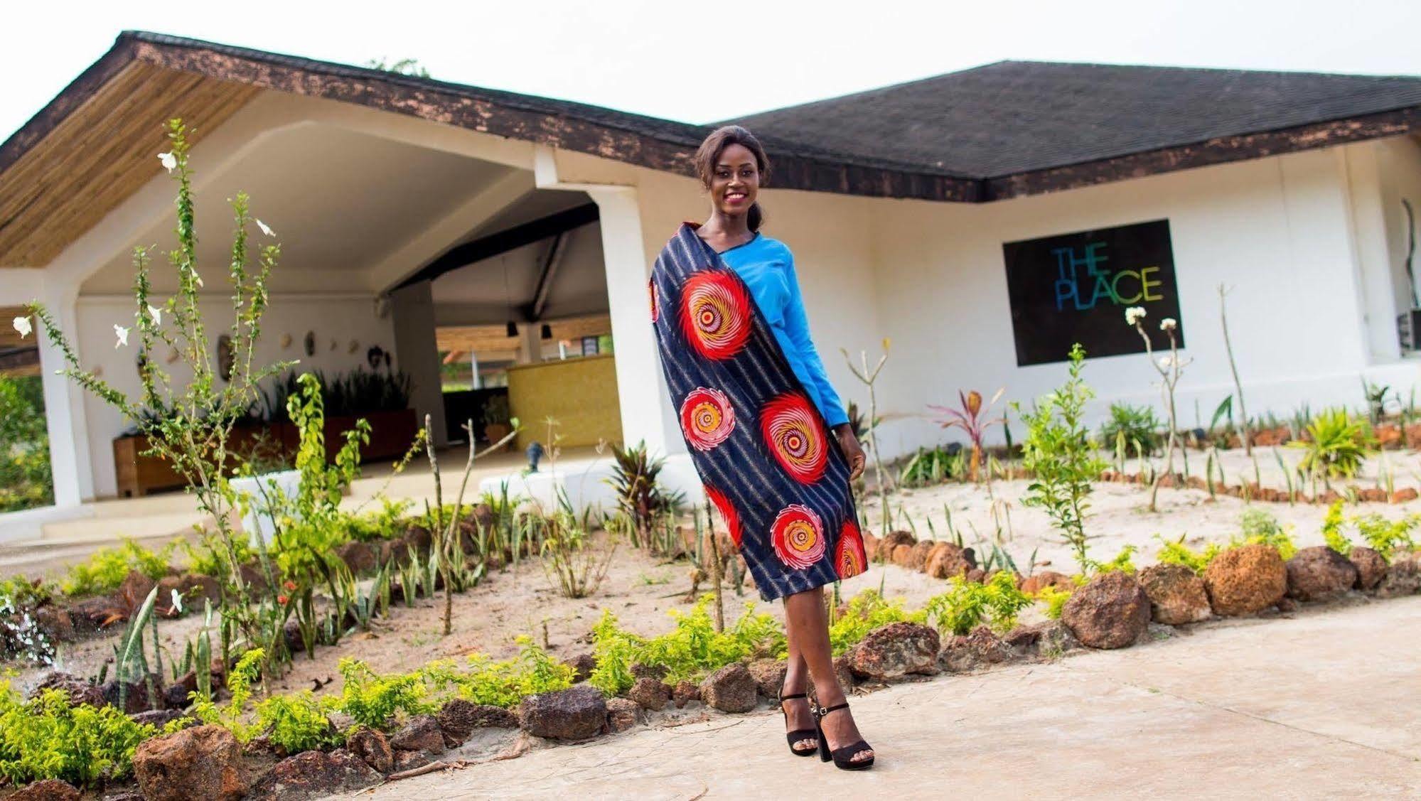 The Place Resort At Tokeh Beach Freetown Eksteriør billede