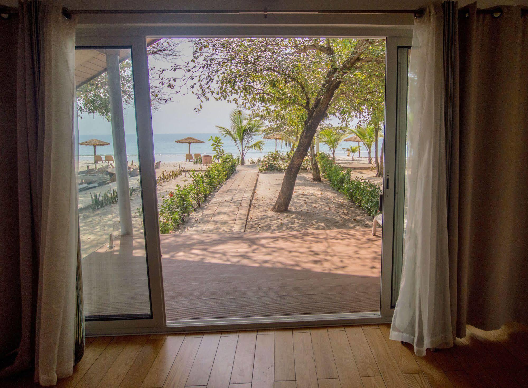 The Place Resort At Tokeh Beach Freetown Eksteriør billede